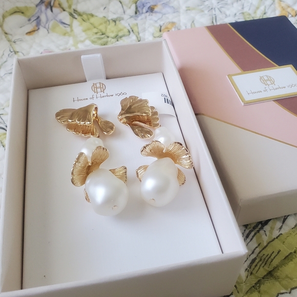 Avant Garde STATEMENT EARRINGS SET Pearl and Gold-toned Jewlery SET! - LEAD FREE - Picture 5 of 7